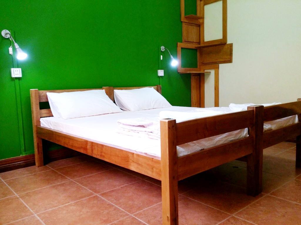 Envoy Hostel Phnom Penh Room photo