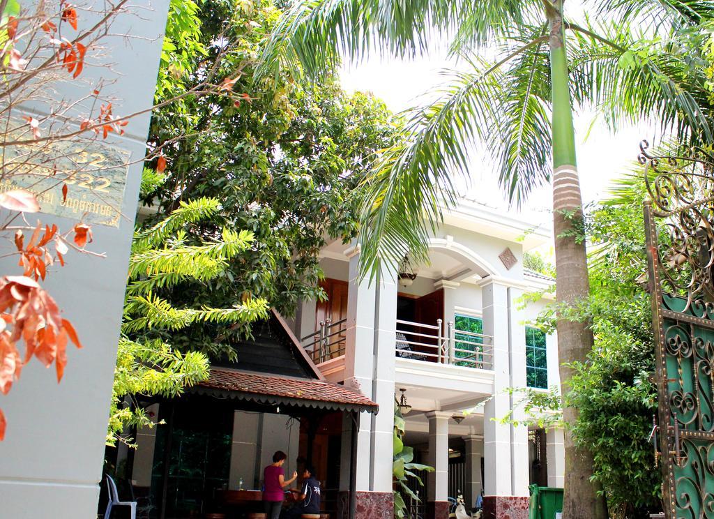 Envoy Hostel Phnom Penh Exterior photo